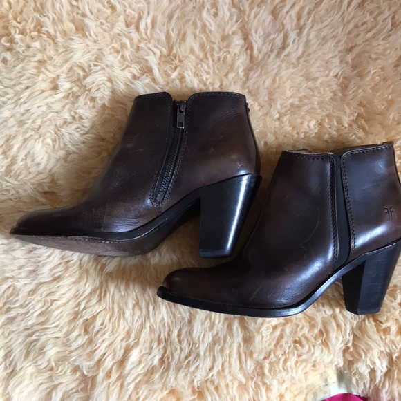 Beautiful FRYE ankle boots - Picture 3 of 12